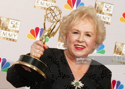 doris-roberts-2002-emmy-awards